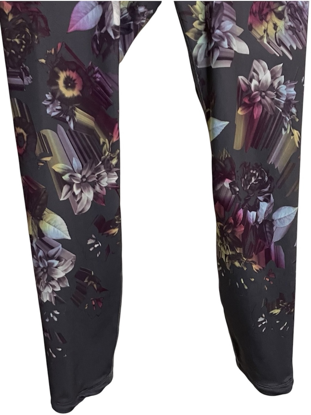 Nike Lux Floral Dri-Fit Print High-Rise Leggings - Picture 5 of 9